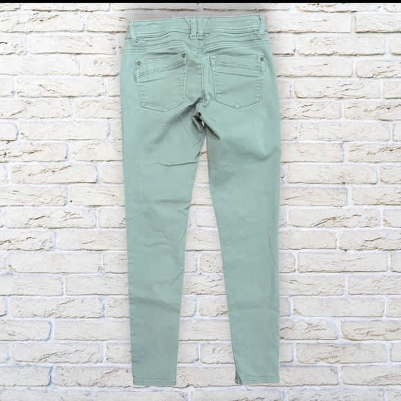 Democracy Skinny "Ab" Technology Women's size 2 Greyish Tan Denim Jeans - Picture 2 of 3